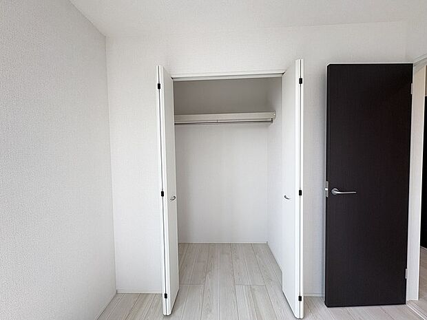 部屋ごとに設けた収納は、住みやすさへのこだわり。