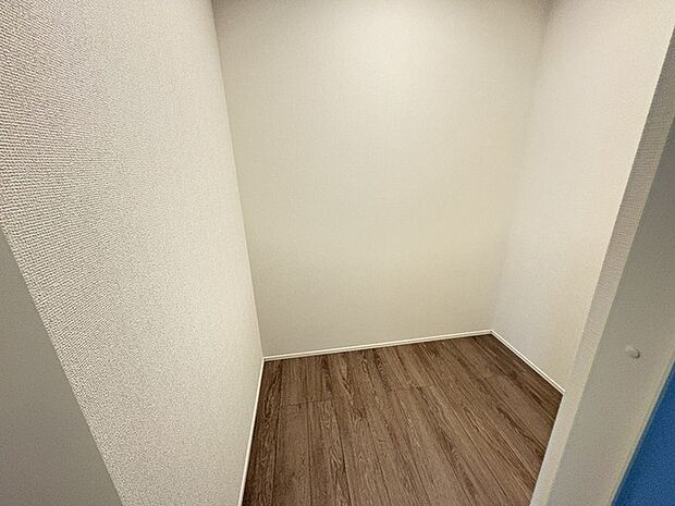 たっぷりの収納スペースで快適に暮らせそう。 