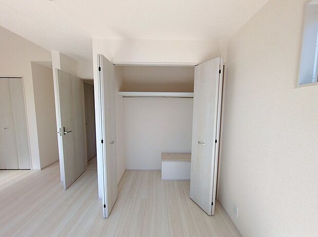 部屋ごとに設けた収納は、住みやすさへのこだわり。