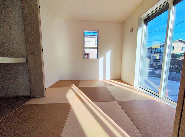 お子様にとっていいお昼寝空間になる和室は、ぜひリビングのお隣で。 