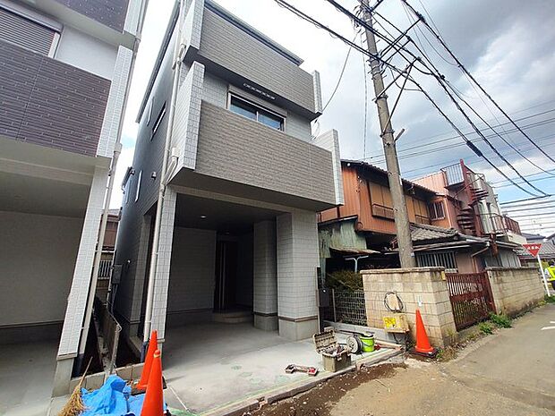 南道路に面した、陽当たり良好な物件です。 