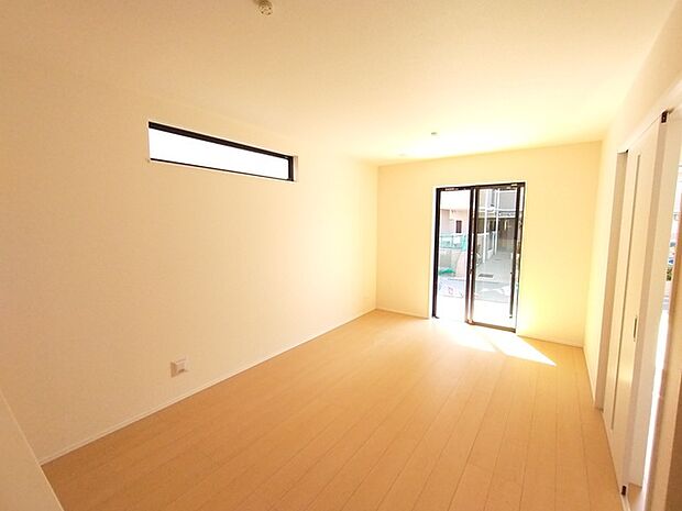 ご家族みんながゆったりくつろげる広々リビング。