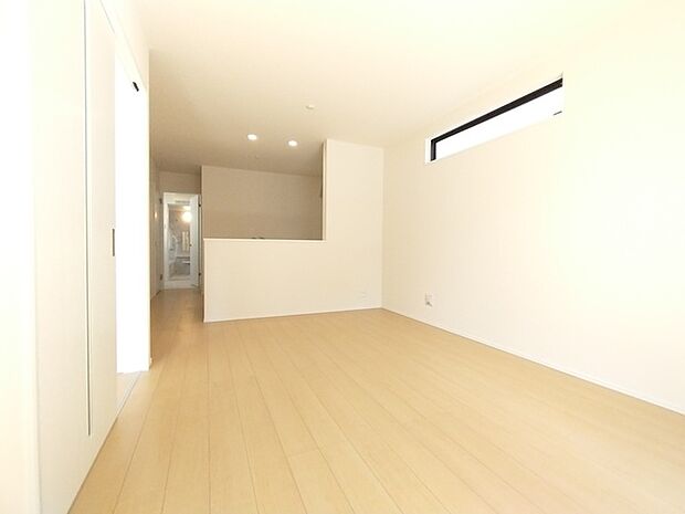 ご家族みんながゆったりくつろげる広々リビング。