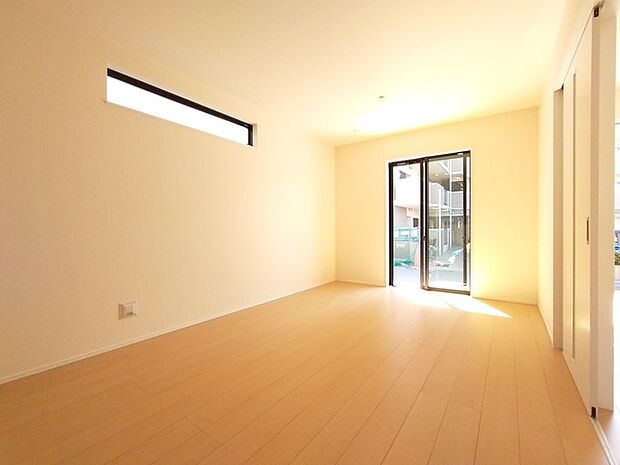 家族が自然に集りそうな広さが魅力のＬＤＫ。 