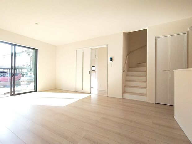 家族が自然に集りそうな広さが魅力のLDK。