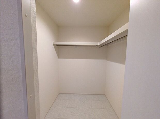 ウォークインクローゼットのある住まいで収納上手な生活。 