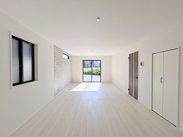 開放感と採光にこだわった、20帖のLDK。