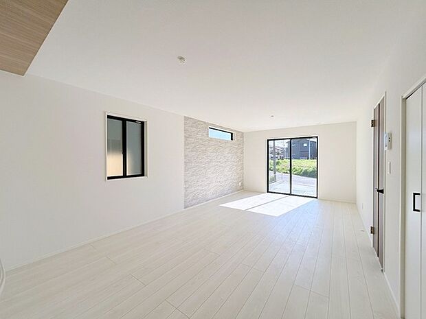 家族が自然に集りそうな広さが魅力のLDK。