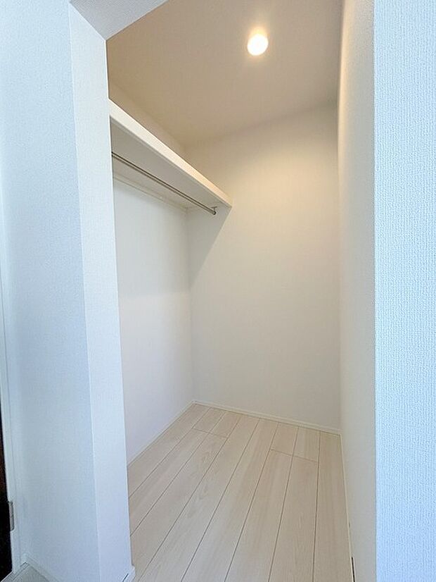 ウォークインクローゼットのある住まいで収納上手な生活。