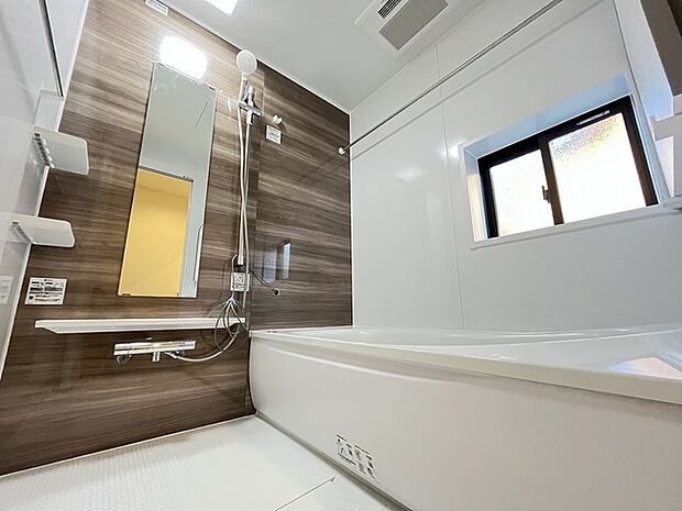 是非、足を伸ばして入って欲しい一坪タイプのユニットバス。疲れの取れ方が違うかも。 