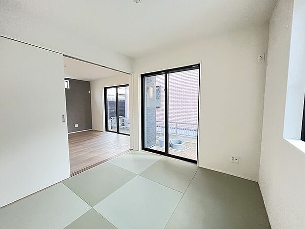 ＬＤＫ＋隣接和室、開放すれば計約20.5帖。おもてなしスペースにもどうぞ。 