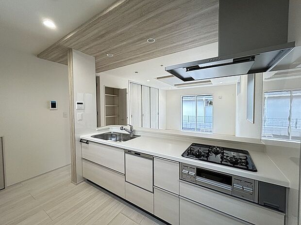 お料理を効率的に、楽しく。あったらいいなをかなえてくれるシステムキッチン。 