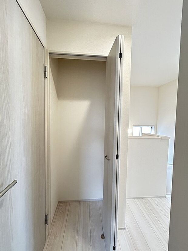 たっぷりの収納スペースで快適に暮らせそう。 