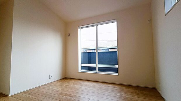 柔らかな光が心地よい、穏やかな空間が広がります。