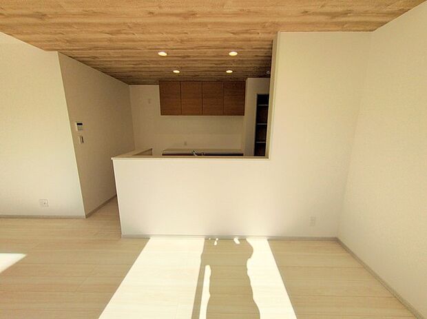 ご家族みんながゆったりくつろげる広々リビング。