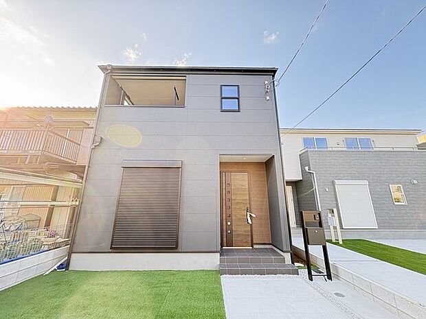 基礎から完成済みの住まいまで、各工程をご確認いただけます。 