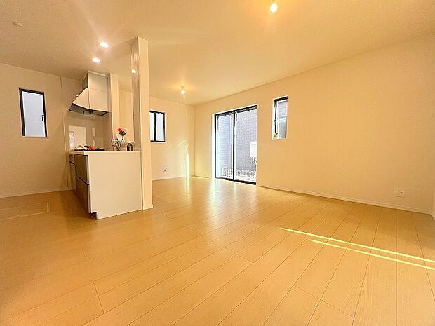 ご家族みんながゆったりくつろげる広々リビング。 