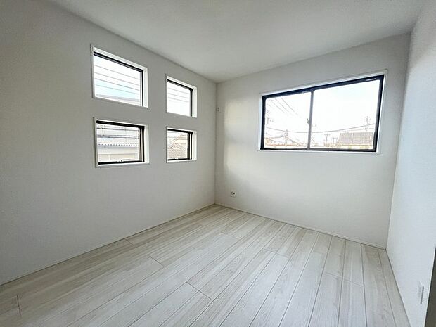 子供部屋には丁度良い洋室。サイズは5.75帖。 