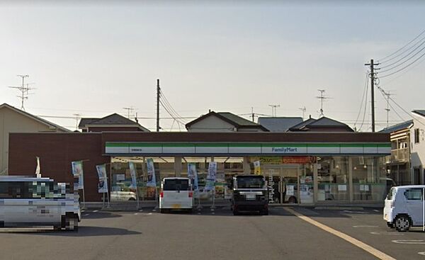 ファミリーマート岩槻西町店（560m）