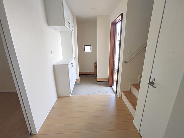 玄関は家の顔でもあります。広いと気持ちがいいですね！ 