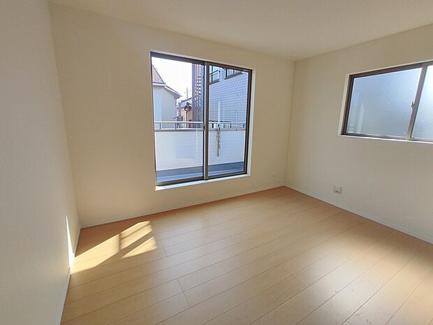2階部分のお部屋の日当たりは、ご覧の通り明るいです。 