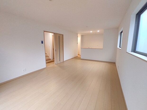 解放感あふれるリビングは、自然に光と風に恵まれます。 