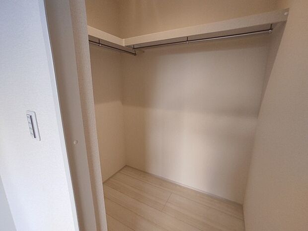 ウォークインクローゼットのある住まいで収納上手な生活。 