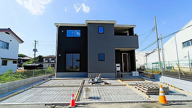 当分譲地はこちらの一棟のみの現場となります。ご覧になれますので、お気軽にお問い合わせください。