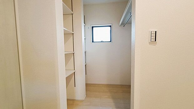 ウォークインクローゼットのある住まいで収納上手な生活。 