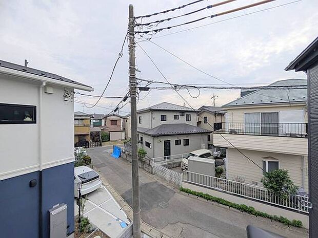 閑静な住宅地で、小さなお子様がいるご家族にも安心。 