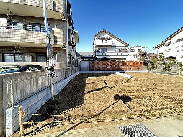 基礎から完成済みの住まいまで、各工程をご確認いただけます。