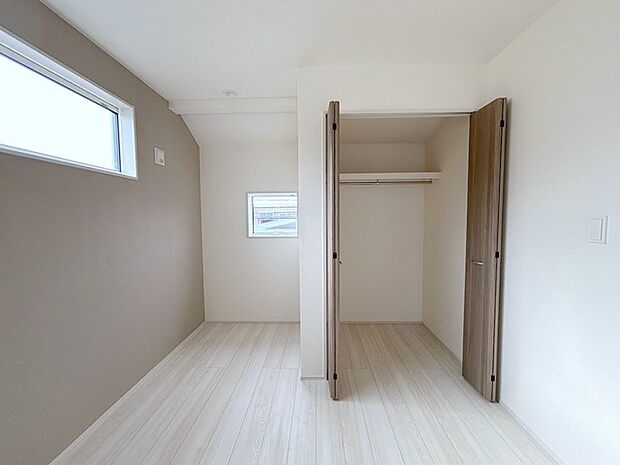 全居室収納スペース付きの物件です。