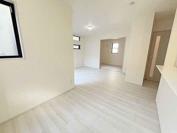 開放的なこの空間がお客様をお出迎えします。LDKは16帖。