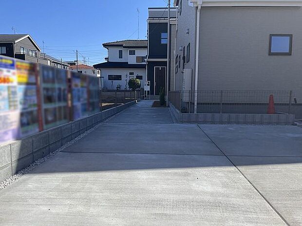 出し入れしやすい並列駐車場(2台可)が嬉しい住まい。