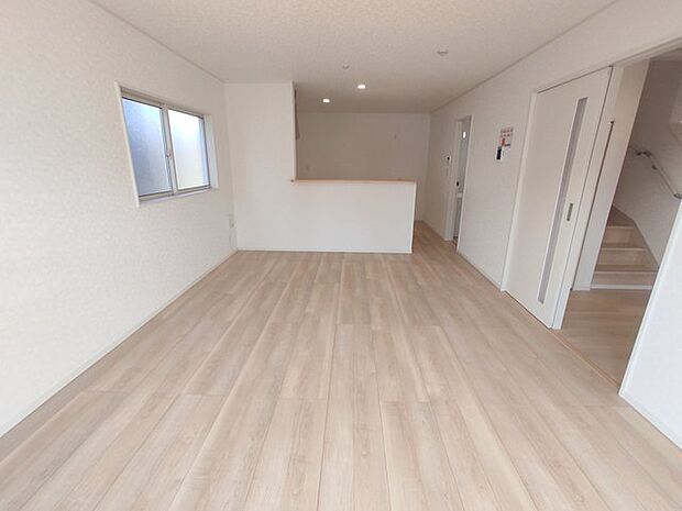 家族が自然に集りそうな広さが魅力のＬＤＫ。  