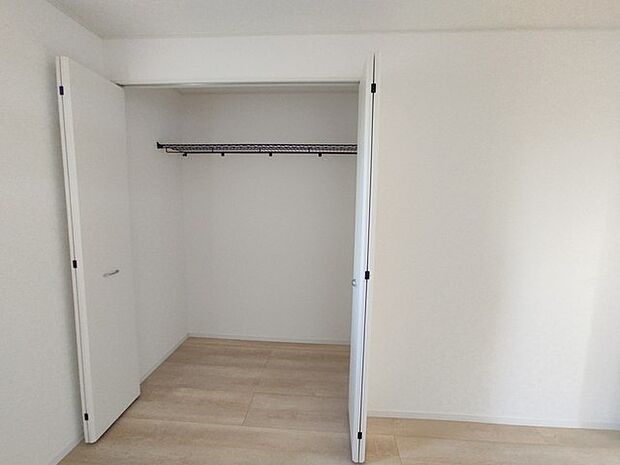 全居室収納スペース付きの物件です。