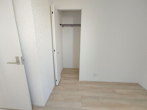 部屋ごとに設けた収納は、住みやすさへのこだわり。