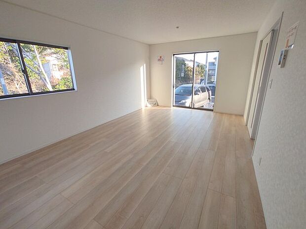 南から明るい光が射し込む、陽だまりの空間。