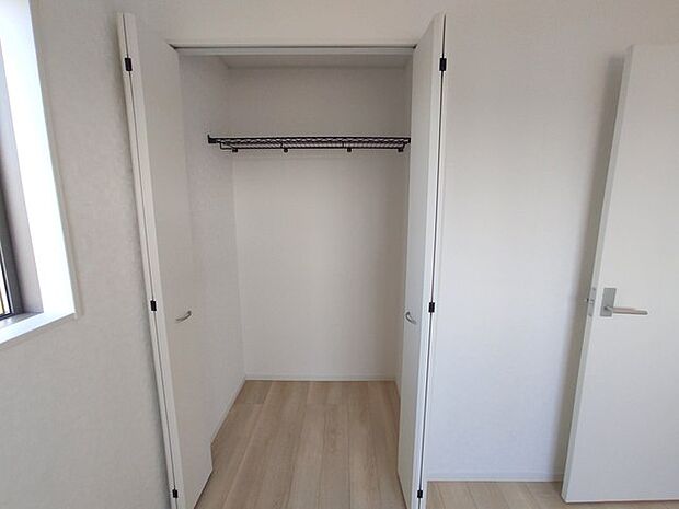 子供部屋にも嬉しい全居室収納スペース。 