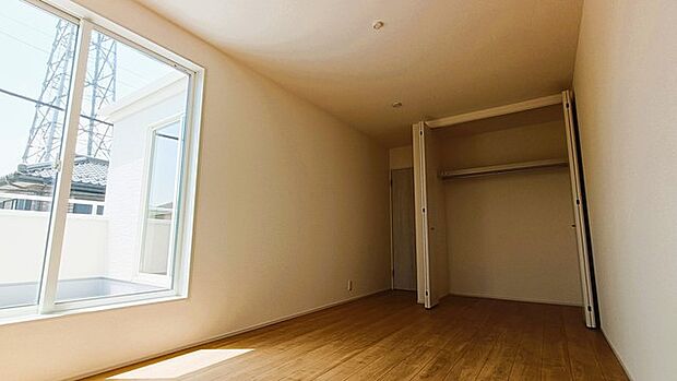 2階部分のお部屋の日当たりは、ご覧の通り明るいです。