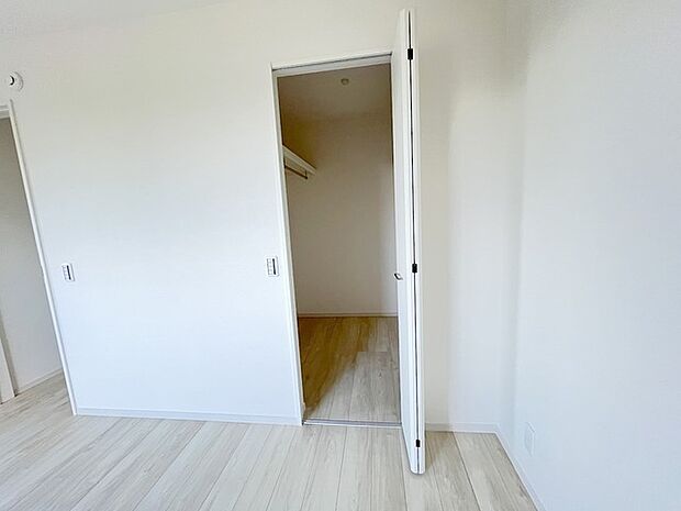 ご家族の思い出も大切にしまっておけるたっぷり収納。