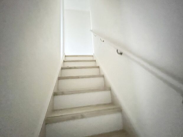 手すり付き階段