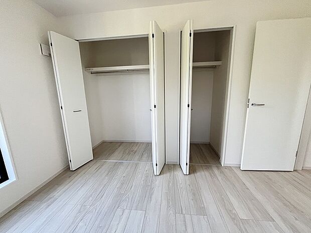 たっぷり収納で、お部屋の中はいつもキレイに片付きそうですね。