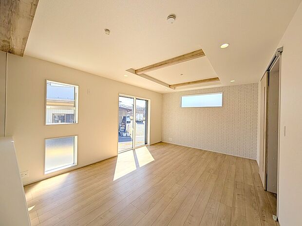 ご家族みんながゆったりくつろげる広々リビング。