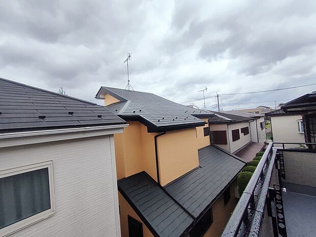 あたりの建物はほぼ住宅で、静かな環境です。 