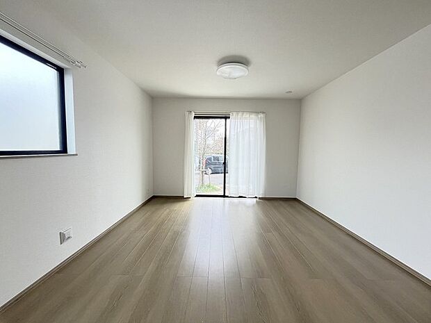 リビングは家具の配置も思いのまま。自由度が高い設計です。