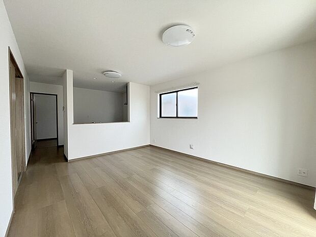 開放感と採光にこだわった、15帖のLDK。