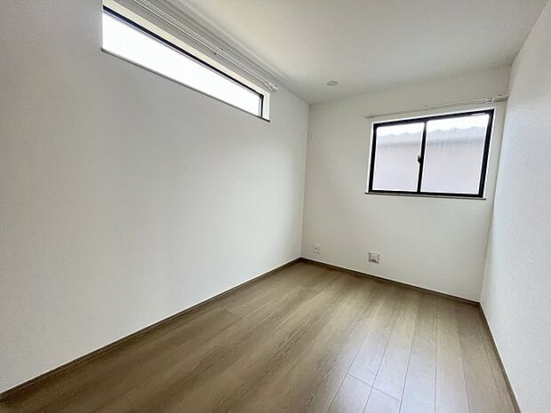 こちらはS(サービスルーム)表記のお部屋。見た目や使い方は通常の洋室と同じです。