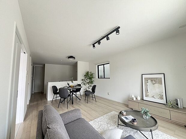 リビングは家具の配置も思いのまま。自由度が高い設計です。