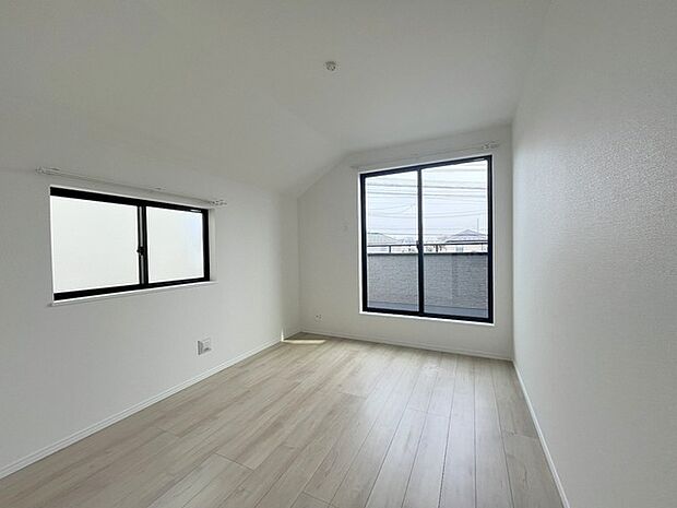 バルコニーからはたっぷりと太陽の光が舞い込みます。 